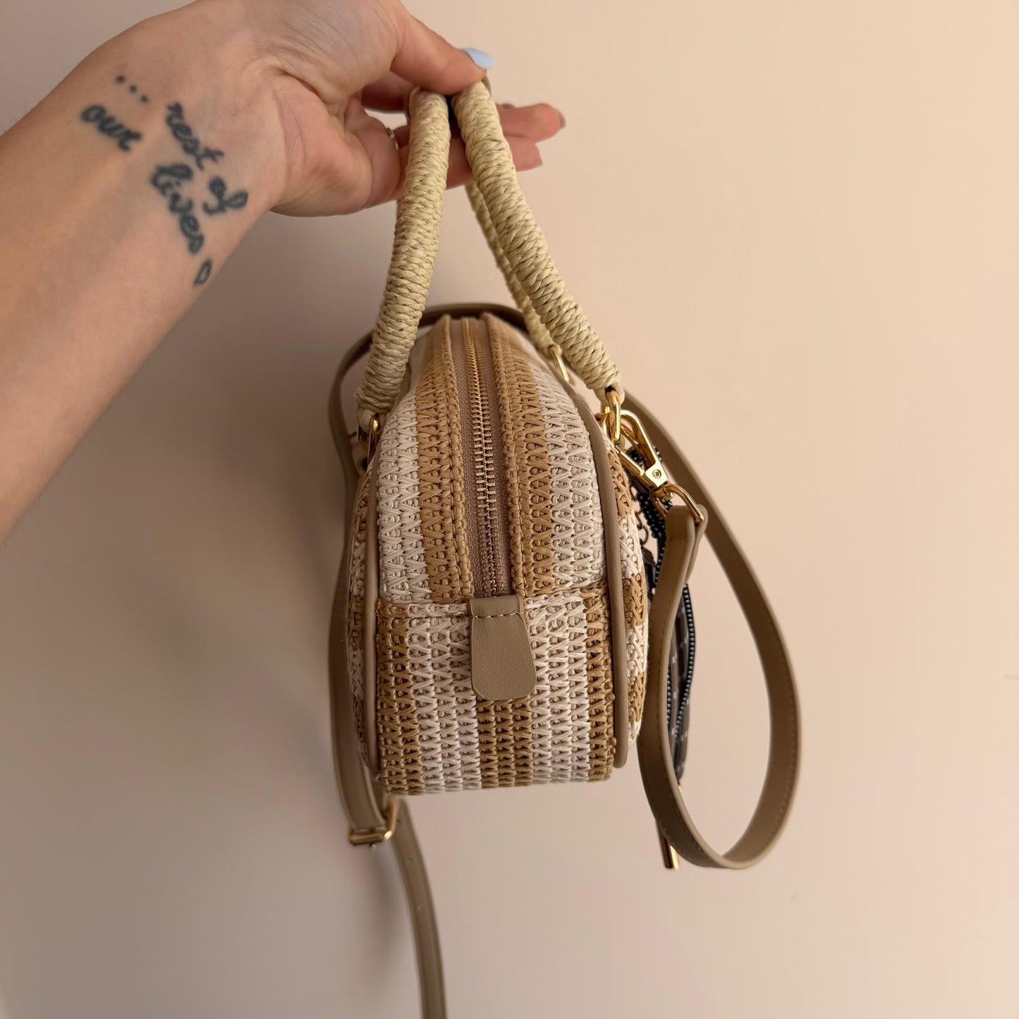 Borsa Manu