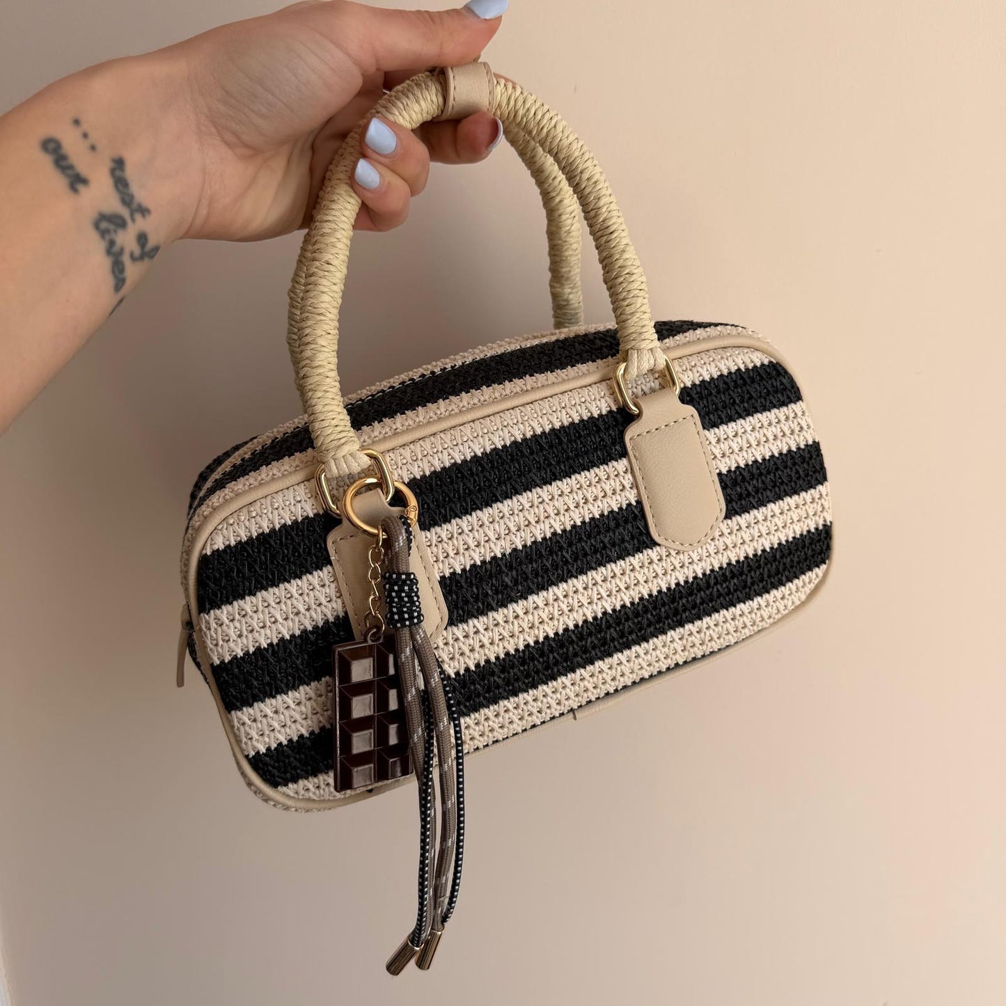 Borsa Manu