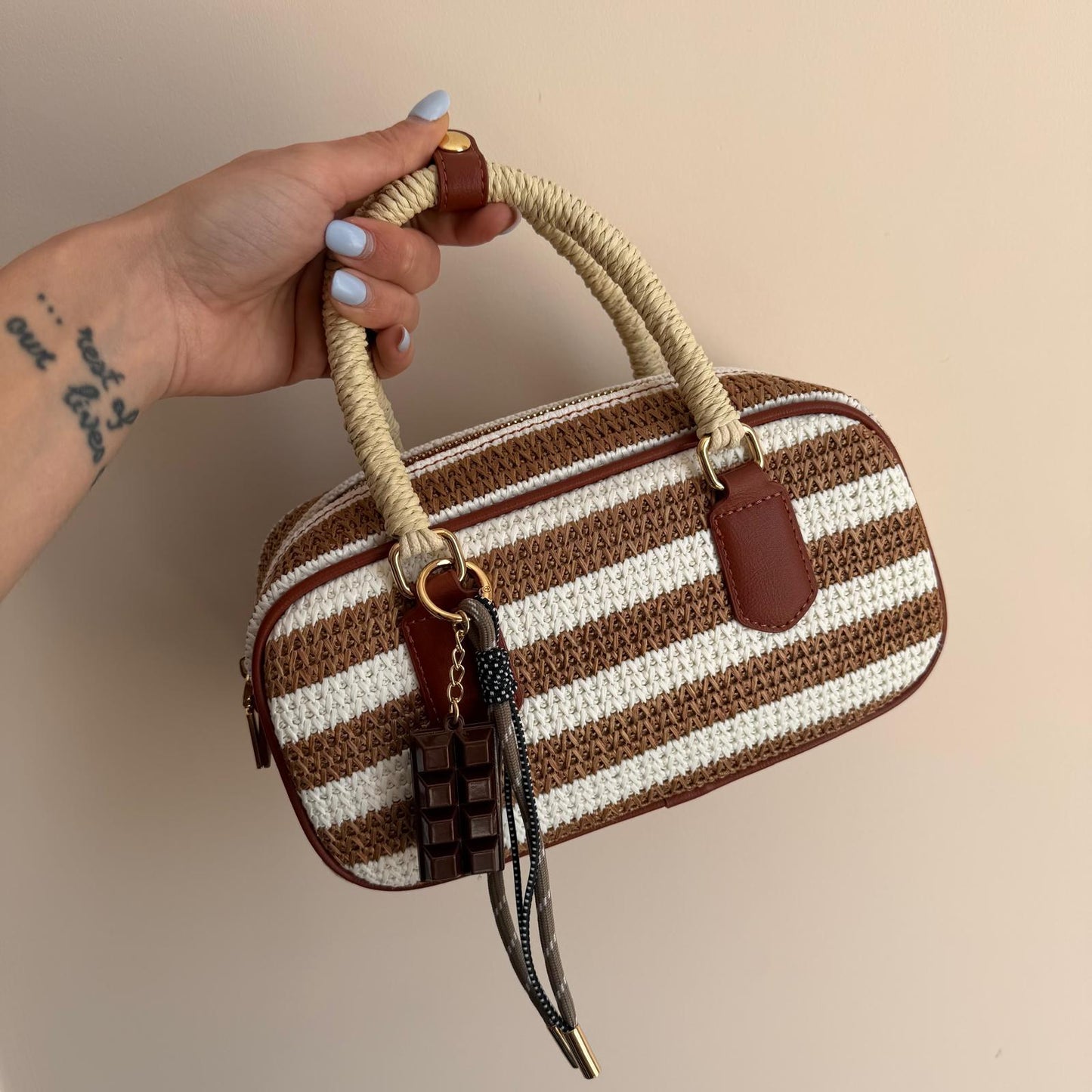 Borsa Manu