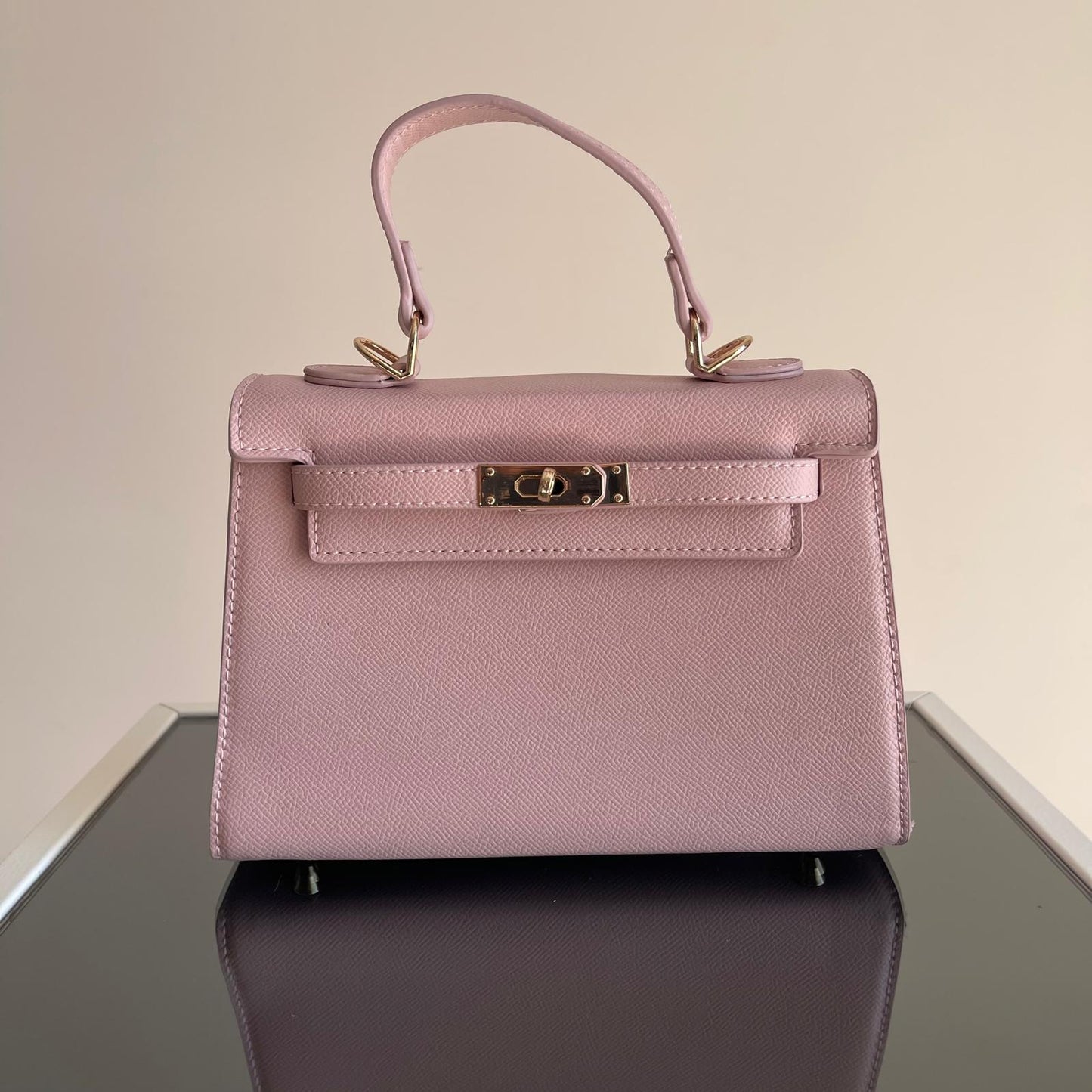 Borsa Eva