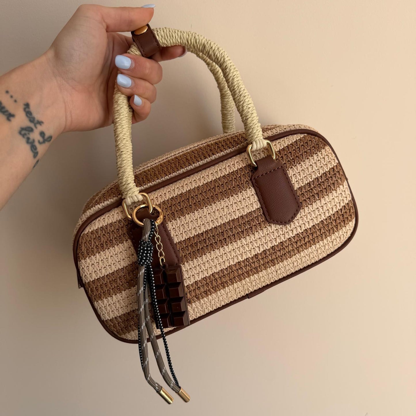 Borsa Manu