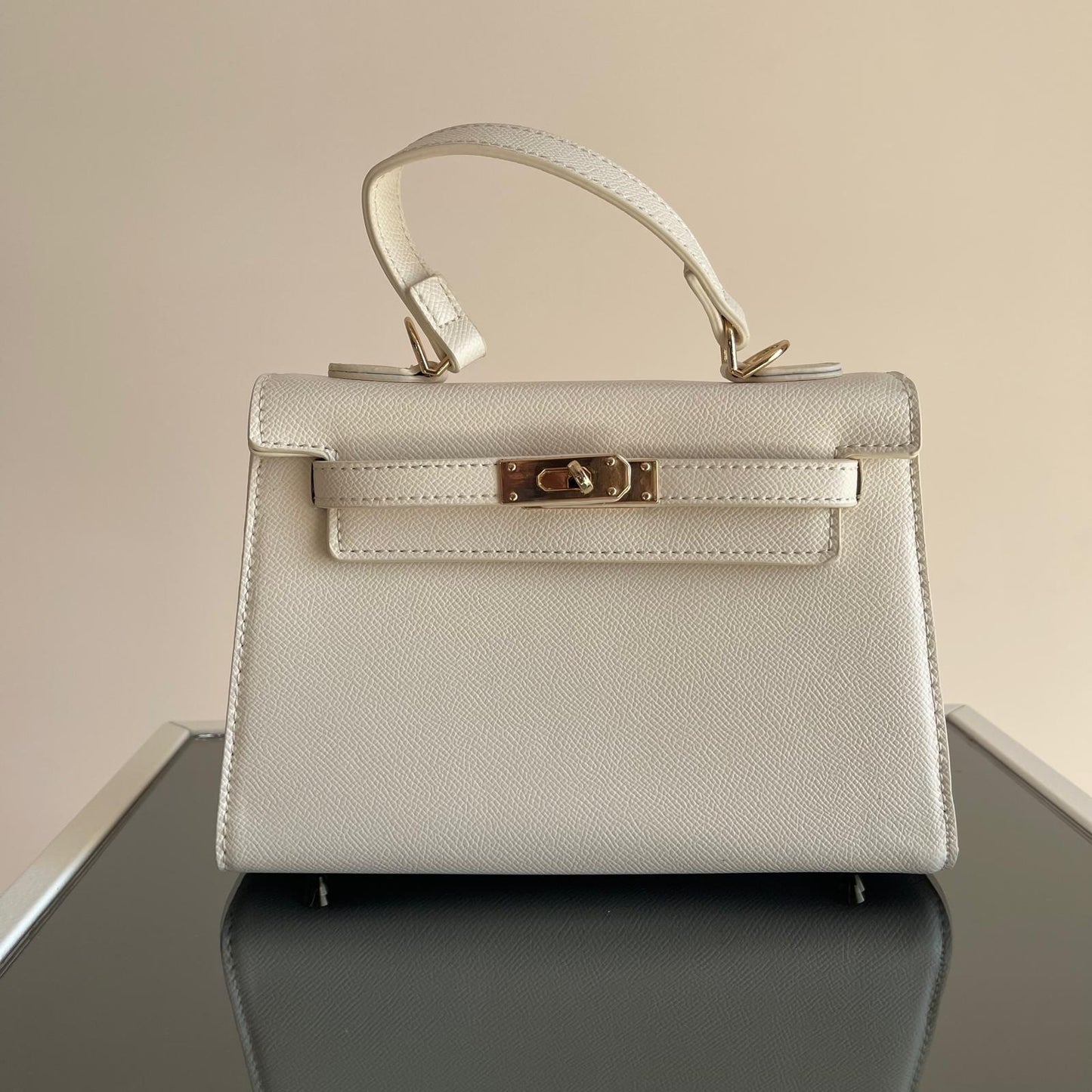 Borsa Eva